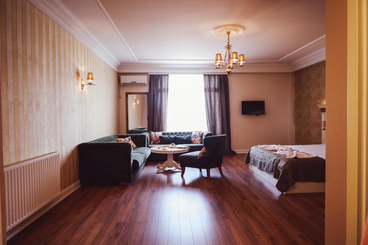 Nafron Hotel Призрен Экстерьер фото