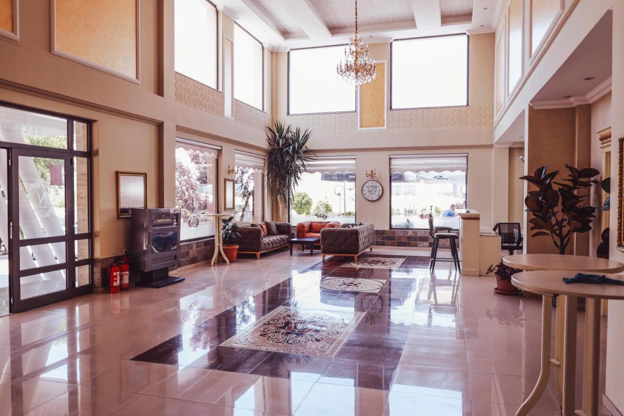 Nafron Hotel Призрен Экстерьер фото
