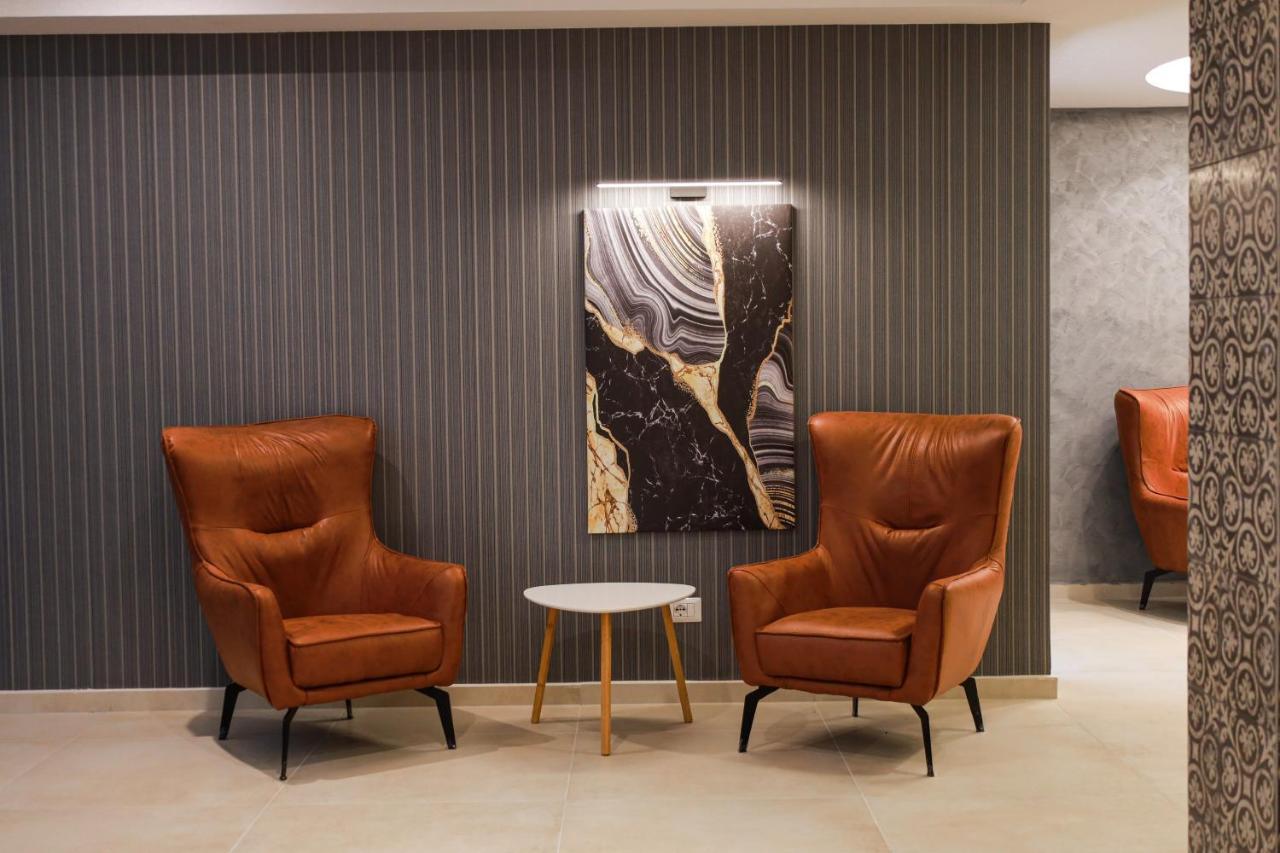 Nafron Hotel Призрен Экстерьер фото