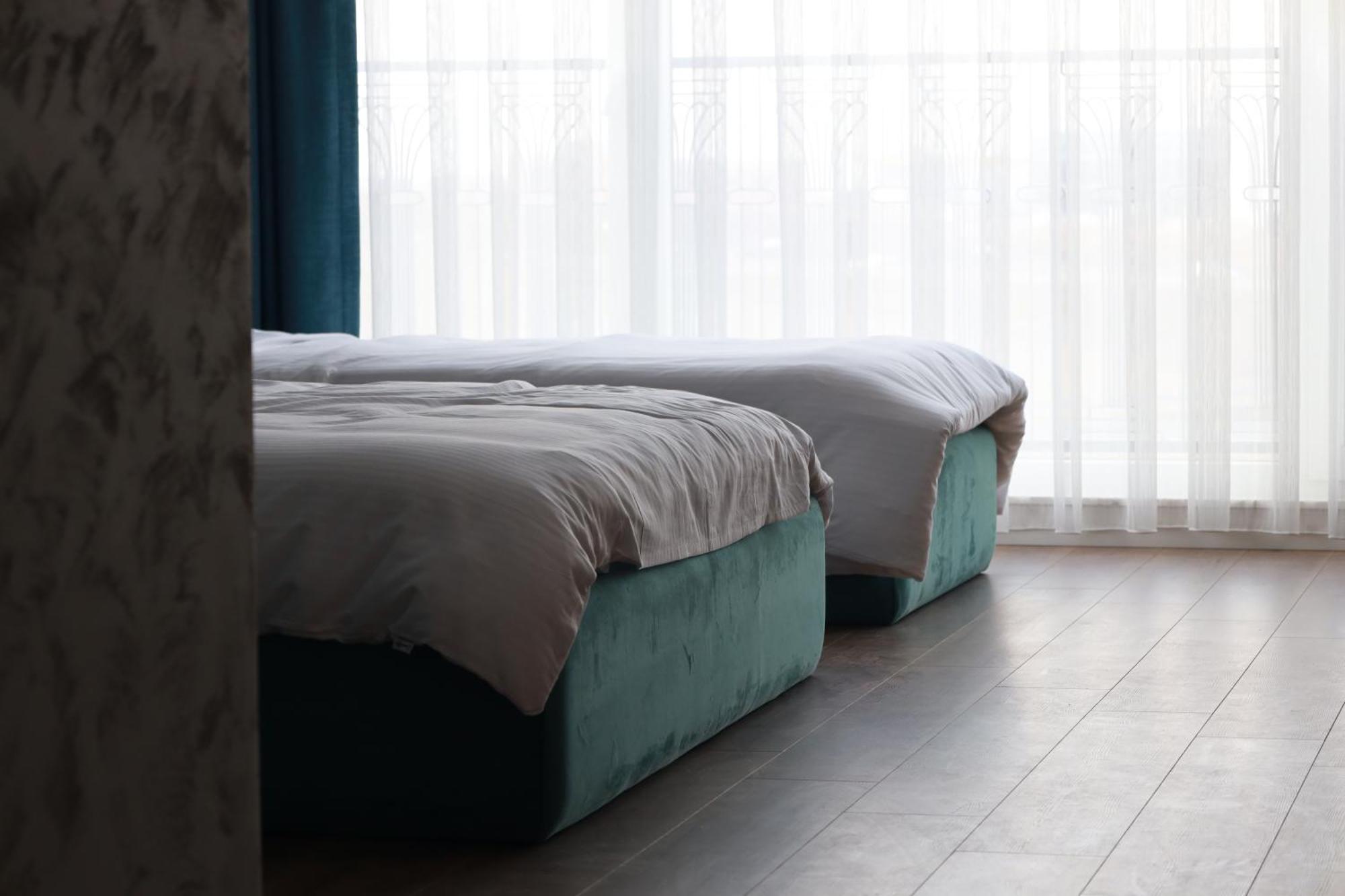 Nafron Hotel Призрен Экстерьер фото