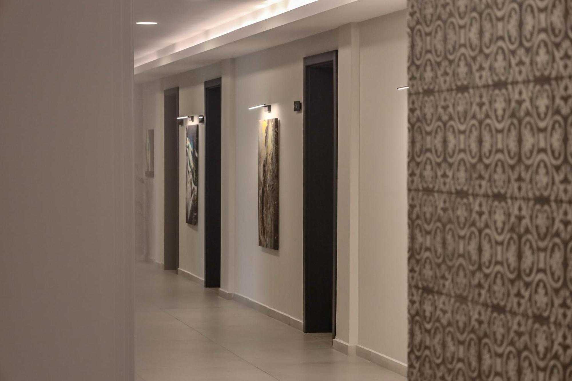 Nafron Hotel Призрен Экстерьер фото